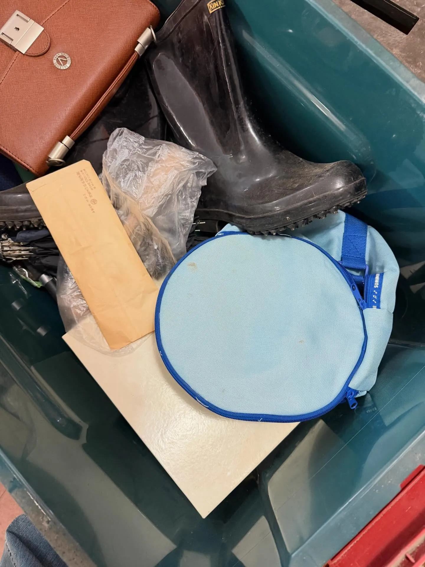 本日の買取品はここにあります!🛍️✨日用品がいっぱい!👒🧥バ...