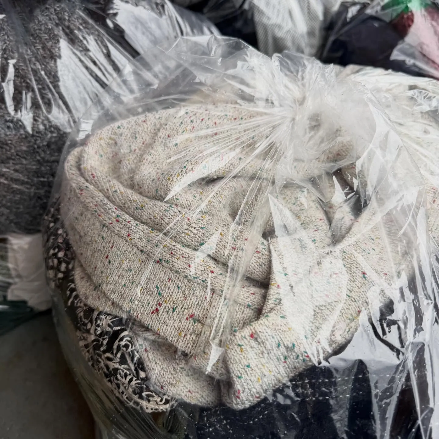 ポンコツ屋にお越しいただき、ありがとうございます!今日は服の...