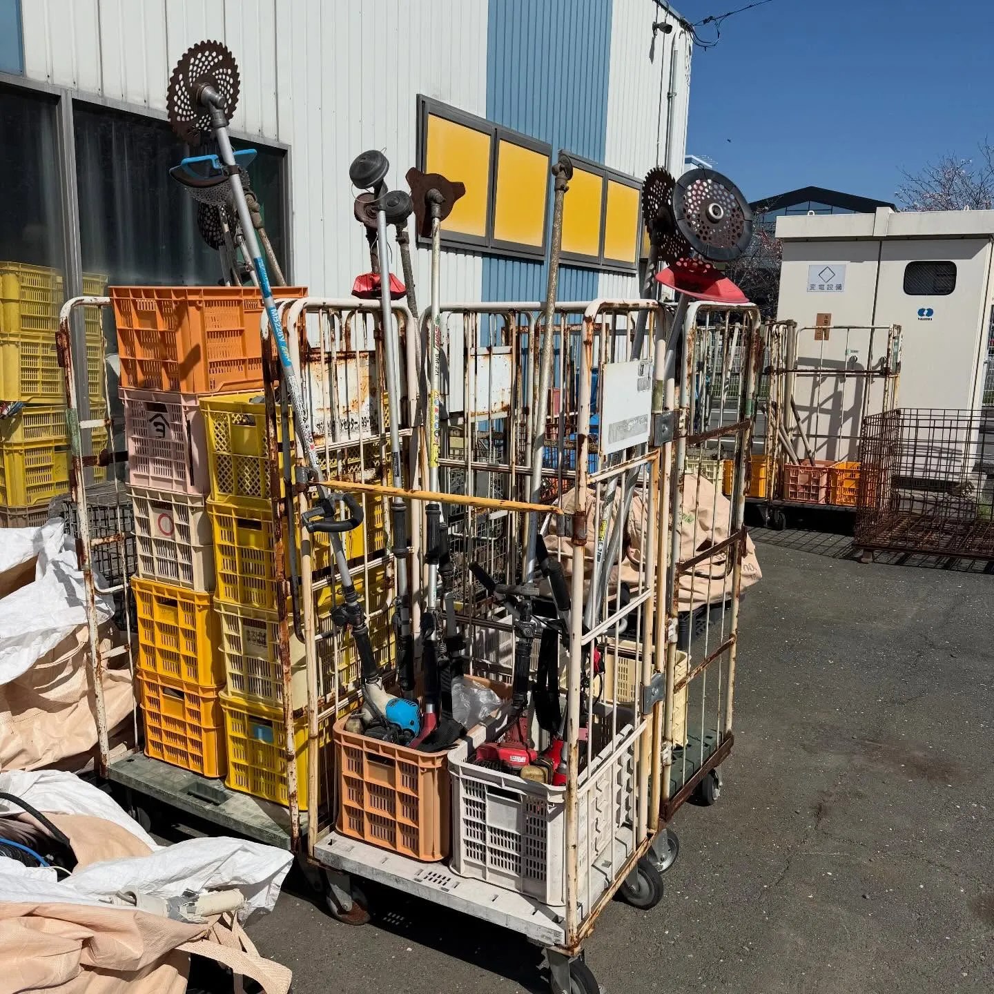 ポンコツ屋へのご持参、心から感謝いたします!本日は特別なライ...