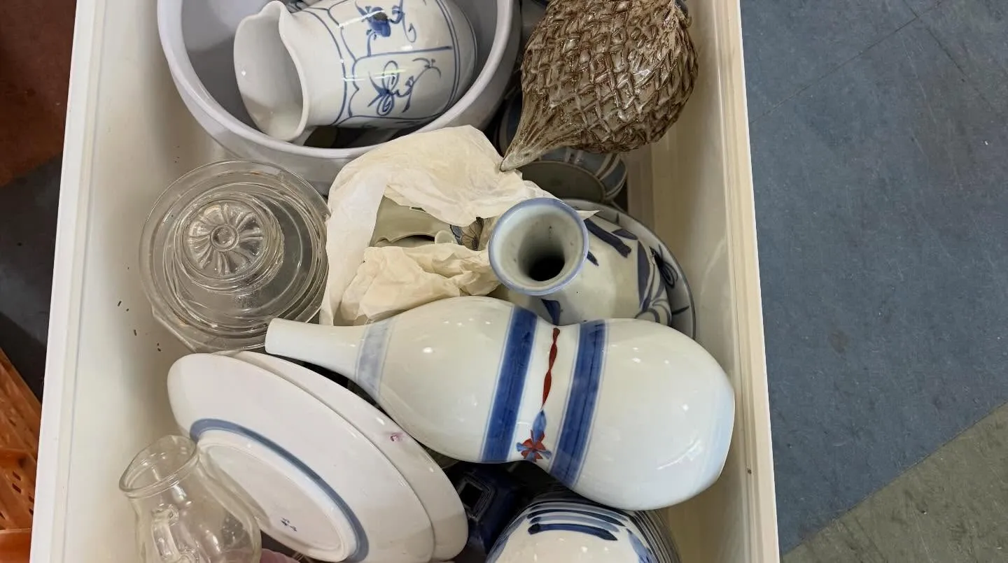 ご来店ありがとうございます😊本日は、ご不用になった食器のお持...