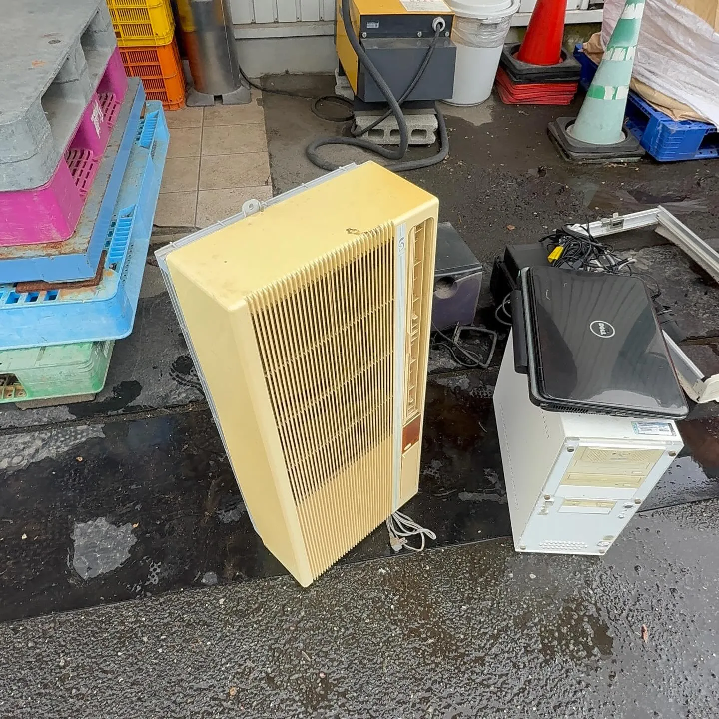 ポンコツ屋に貴重な品々を持ち込みいただき、誠にありがとうござ...